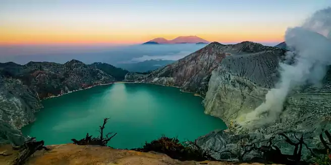 Gunung Paling Indah Di Indonesia -  Gunung Ijen