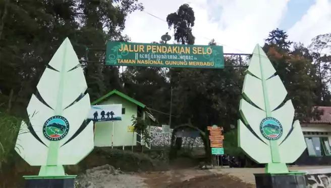 Gerbang Jalur Pendakian Gunung Merbabu Via Selo