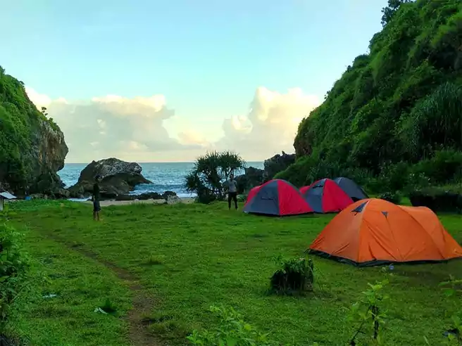 Spot Camping Di Pantai Gunungkidul Pantai Wohudu