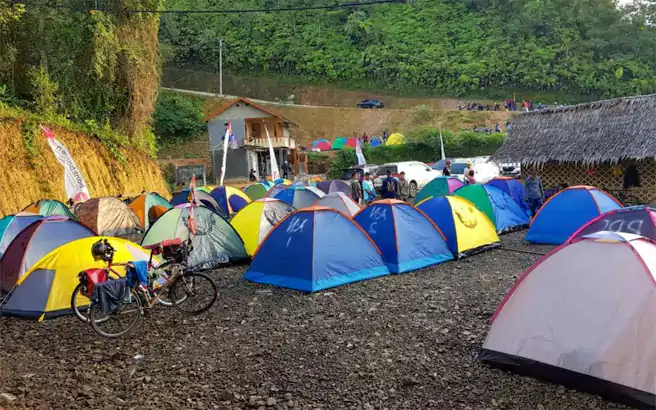 Area Camping Di Gunung Luhur Ciusul