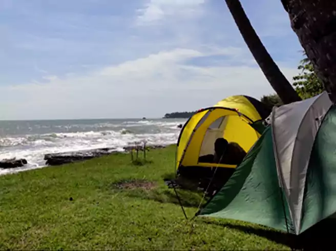 Tempat Camping Di Pantai Cibeureum 1 Banten