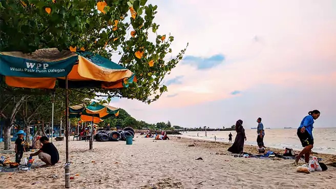Pantai Yang Dekat Dengan Surabaya Pantai Delegan