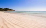 10 Wisata Pantai Terbaik di Sekitar Gresik (Update 2022)