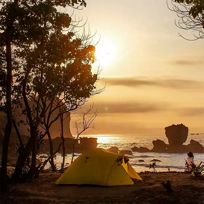 Tempat Camping Di Malang Pantai Watu Lepek