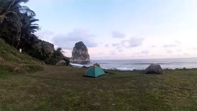 Tempat Camping Di Pantai Pacitan Pantai Pangasan