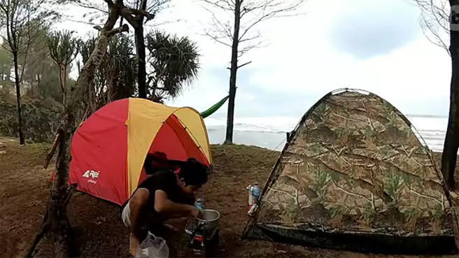 Tempat Camping Di Pantai Pacitan Pantai Watu Karung