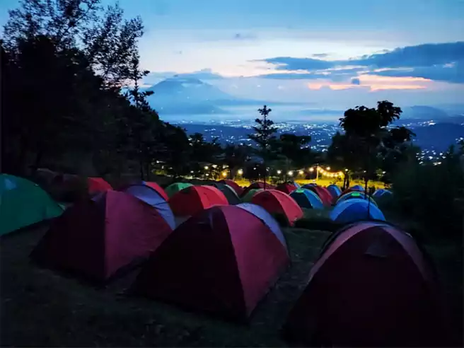 Area Camping Di Jalur Pendakian Gunung Ungaran Via Mawar Mawar Camp