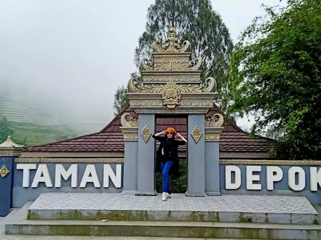Nepal Van Java Taman Depok