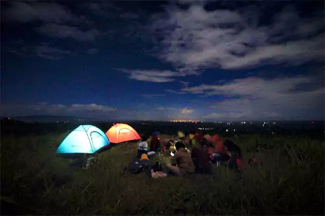 Tempat Camping Di Indonesia Bukit Alebo