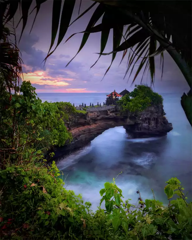 Keindahan Pura Batu Bolong, Bali