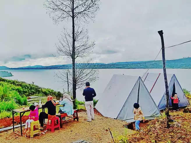 Tempat Camping Di Solok Sky Lake Park