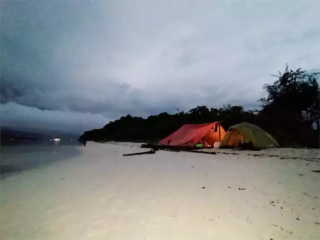 Tempat Camping Di Sekitar Ambon Pulau Pombo Ambon