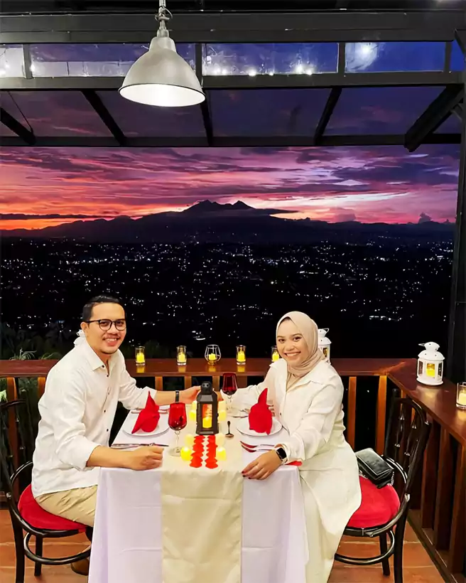 Romantic Dinner Di Area Glamping Damar Langit Resort Bogor