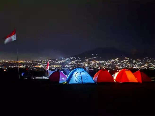 Suasana Malam Hari Di Puncak Halimun Camp