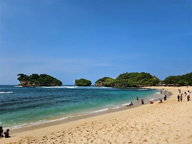 Tempat Wisata Terbaik Di Pacitan Pantai Watu Karung
