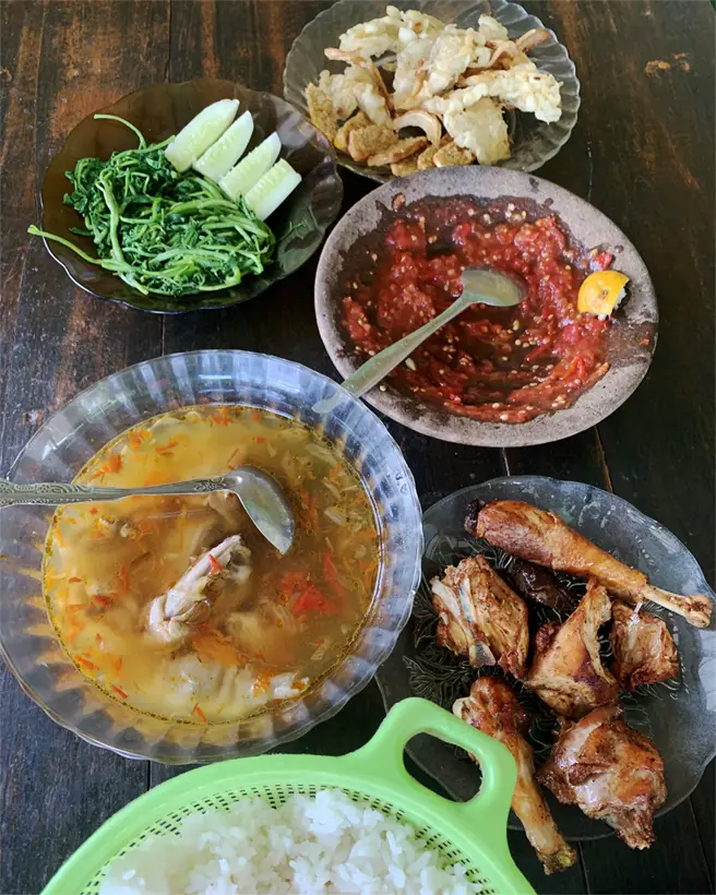 Kuliner Banyuwangi Ayam Kesrut Kanggo Riko