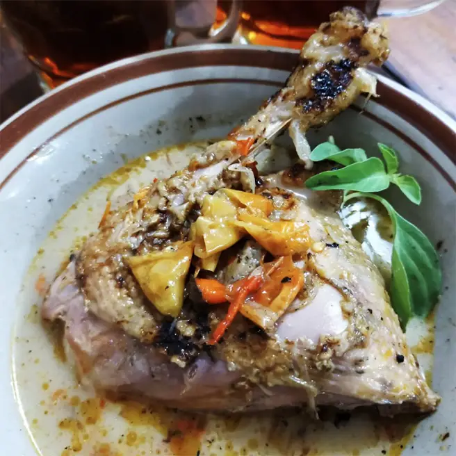 Kuliner Banyuwangi Ayam Pedas Rantinem
