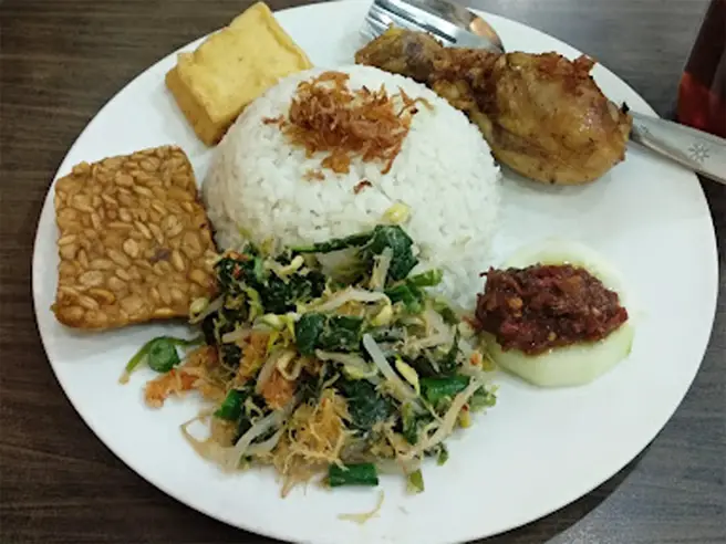 Kuliner Bondowoso Depot Ayam Goreng H.asun 