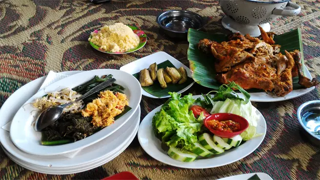 Kuliner Madiun Ayam Panggang Banjarejo